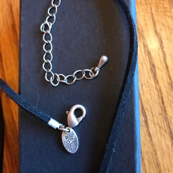 Lia Sophia Necklace Earrings Set - Picture 4 of 4